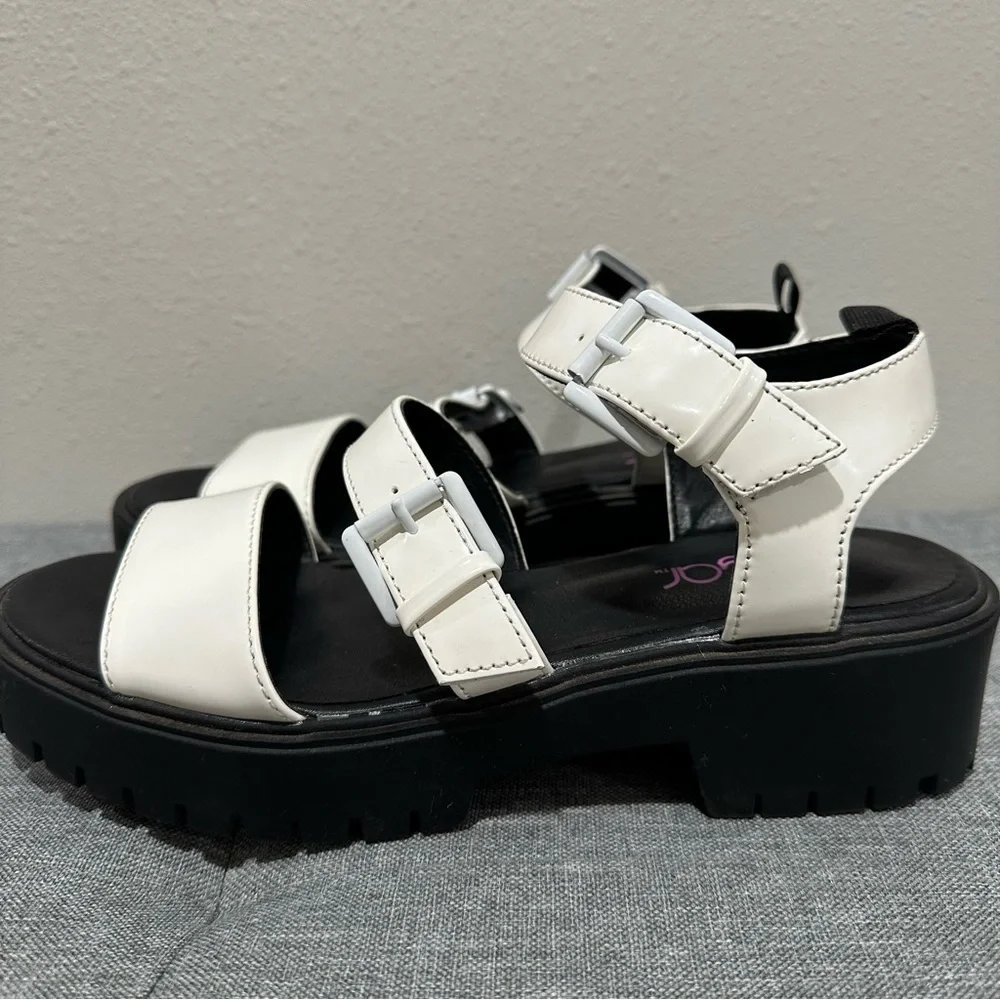 Sugar Indigo Women’s Platform Buckle Sandals
